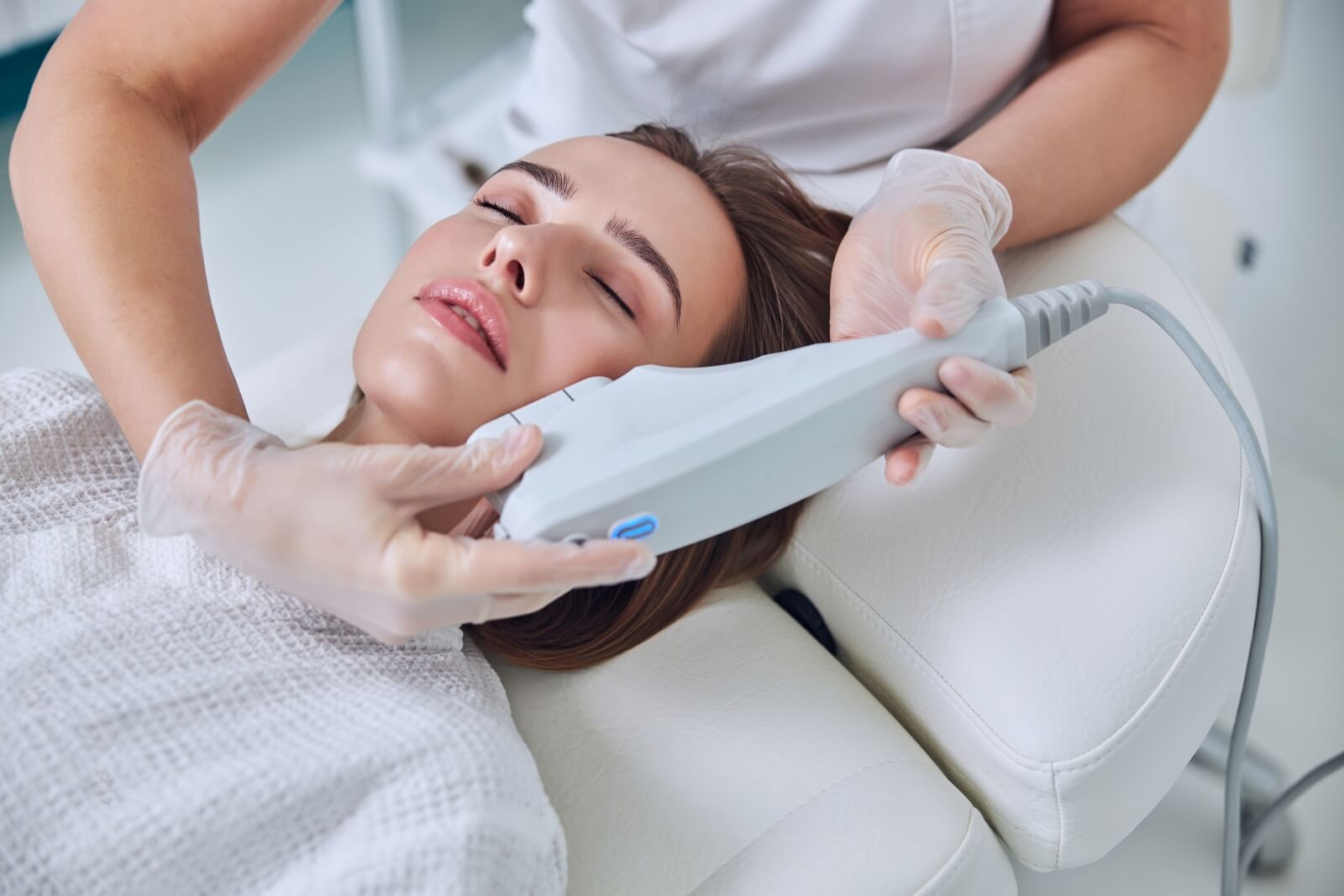 Woman receives BBL Photofacial in Nashville